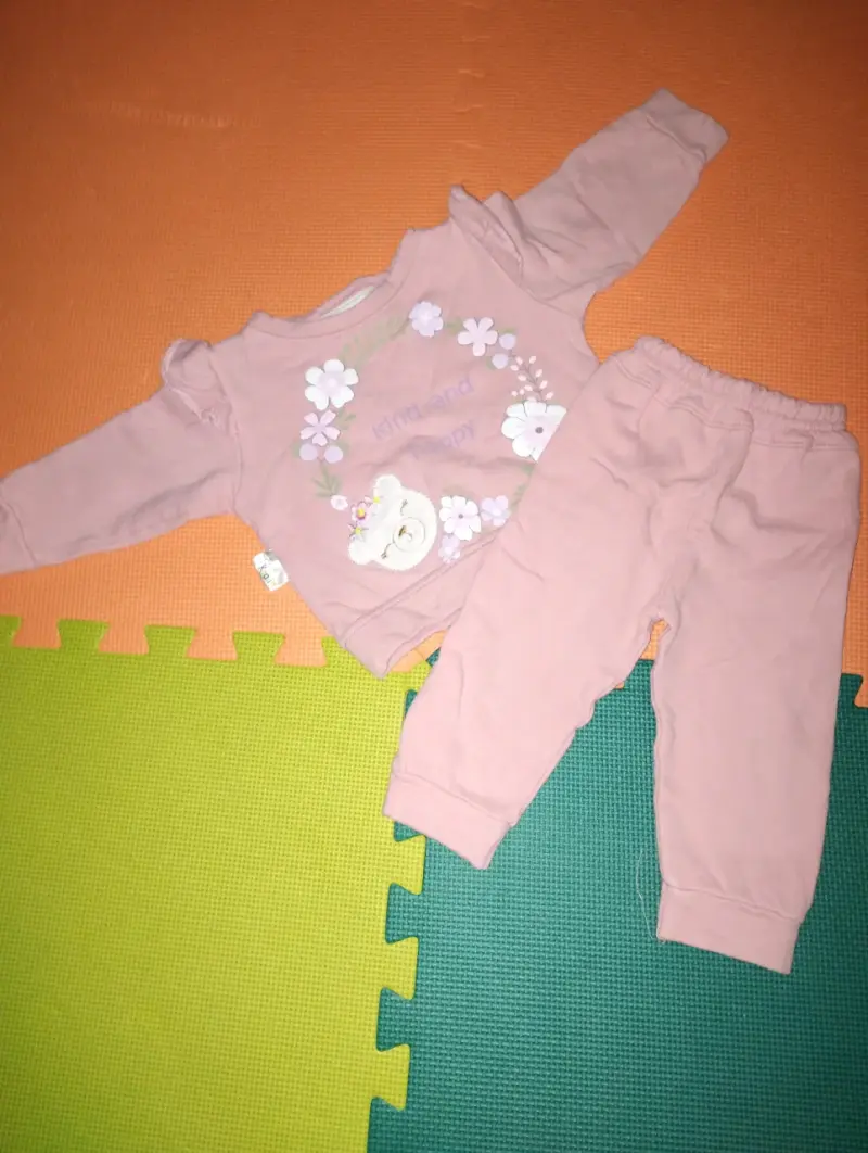 Conjunto de ropa para bebé rosado - 4
