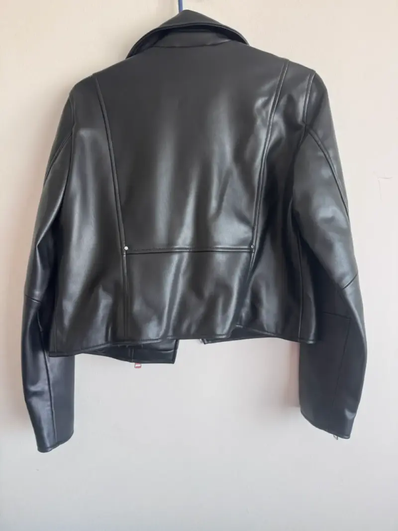 Chaqueta de cuero negra Zara estilo biker - 3
