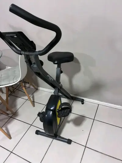 Bicicleta estática Athlete para ejercicio - miniatura 1