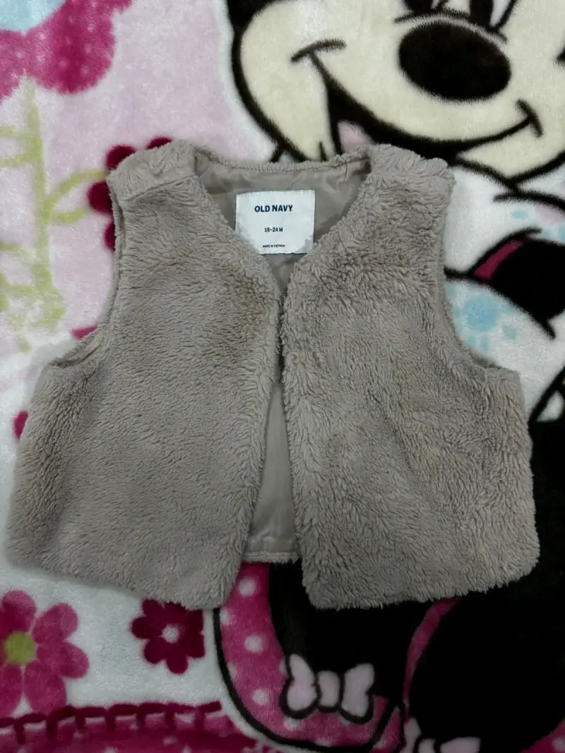 Chaleco de peluche Old Navy para bebé