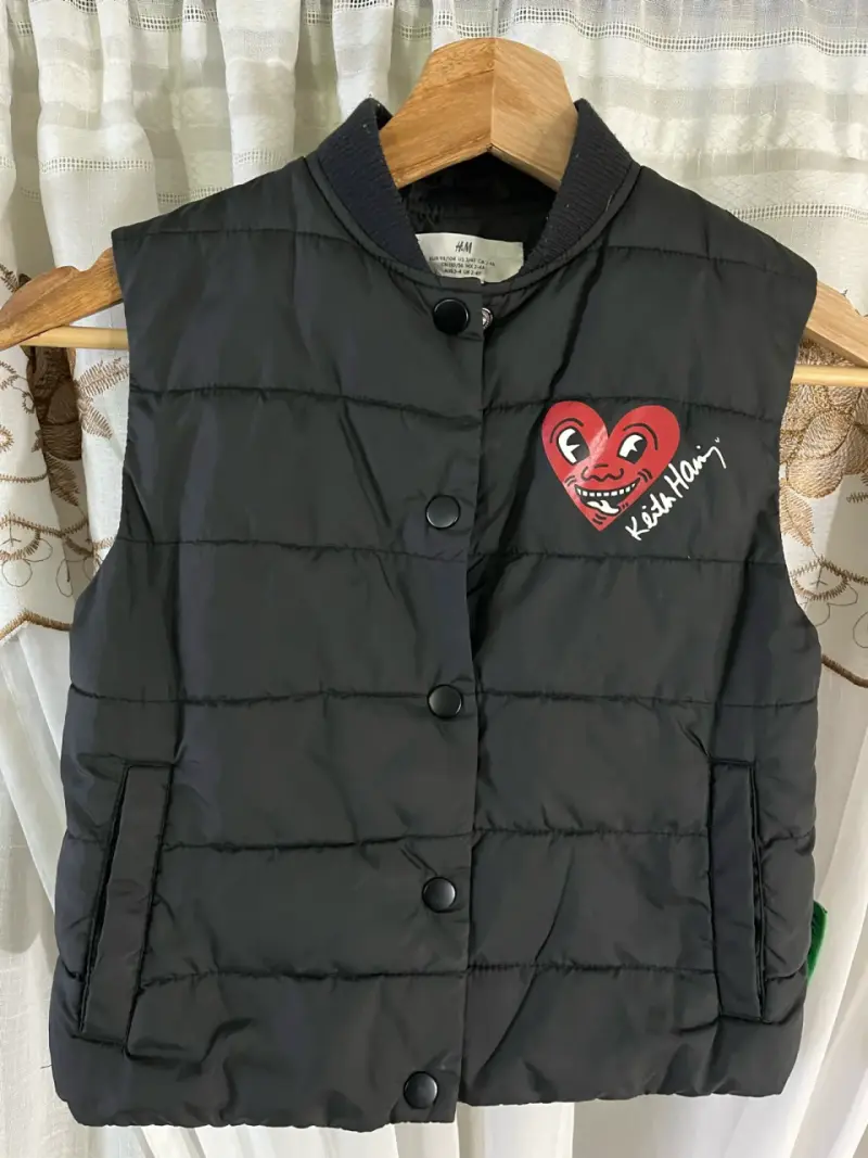 Chaleco acolchado negro H&M Keith Haring