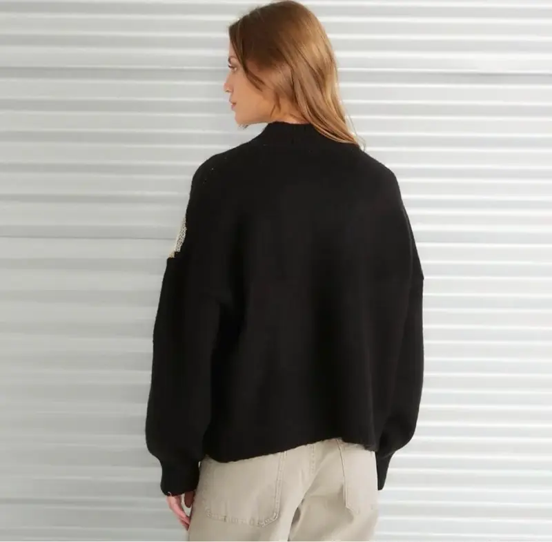 Suéter negro con diseño “Western” Mujer - 4