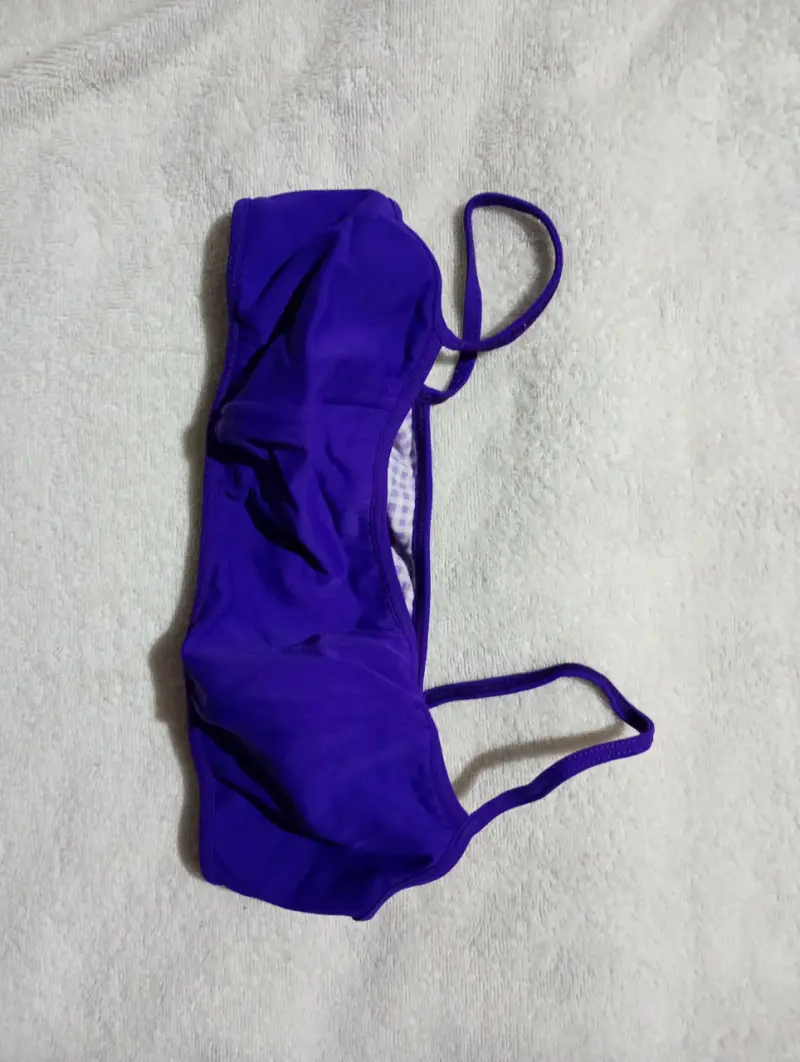 Top de bikini morado para mujer