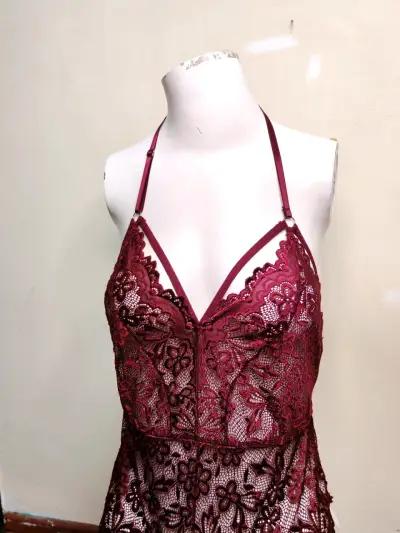 Body de encaje burdeos para mujer - miniatura 3