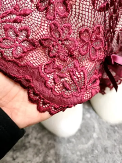 Body de encaje burdeos para mujer - miniatura 5