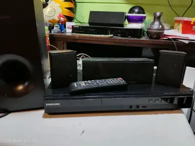 Sistema de sonido Samsung con parlantes - miniatura 1
