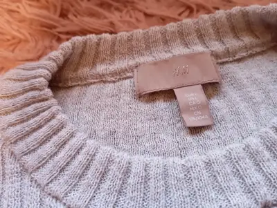 Suéter beige de lana para mujer - miniatura 2