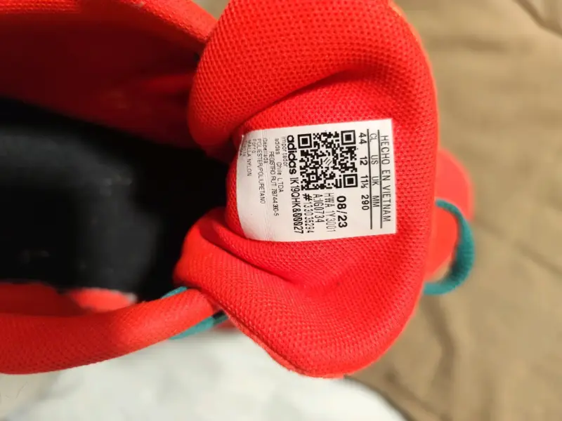 Zapatillas deportivas rojas con cordones verdes - 4
