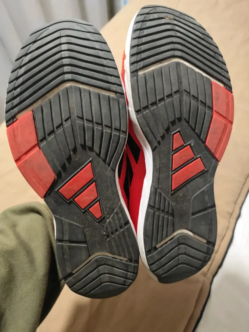 Zapatillas deportivas rojas con cordones verdes - 5