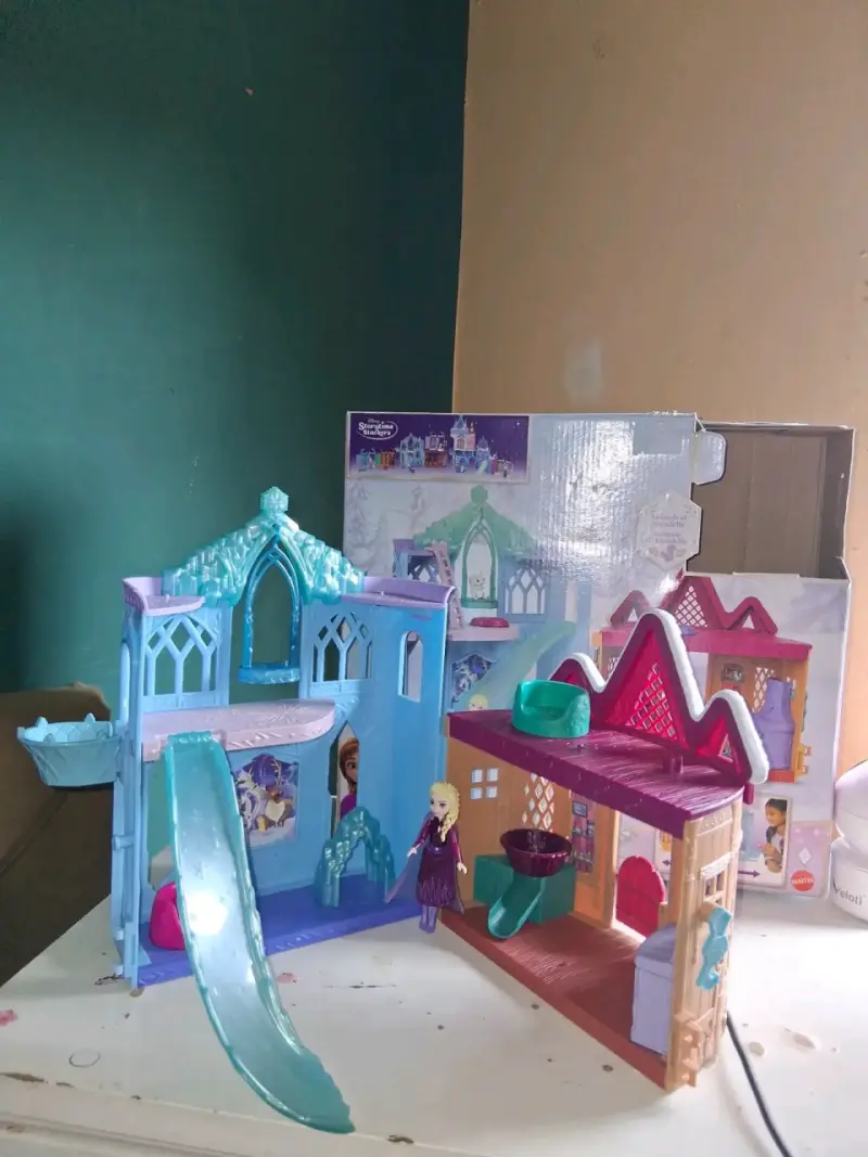 Castillo de juguete Frozen con muñeca Elsa - 2