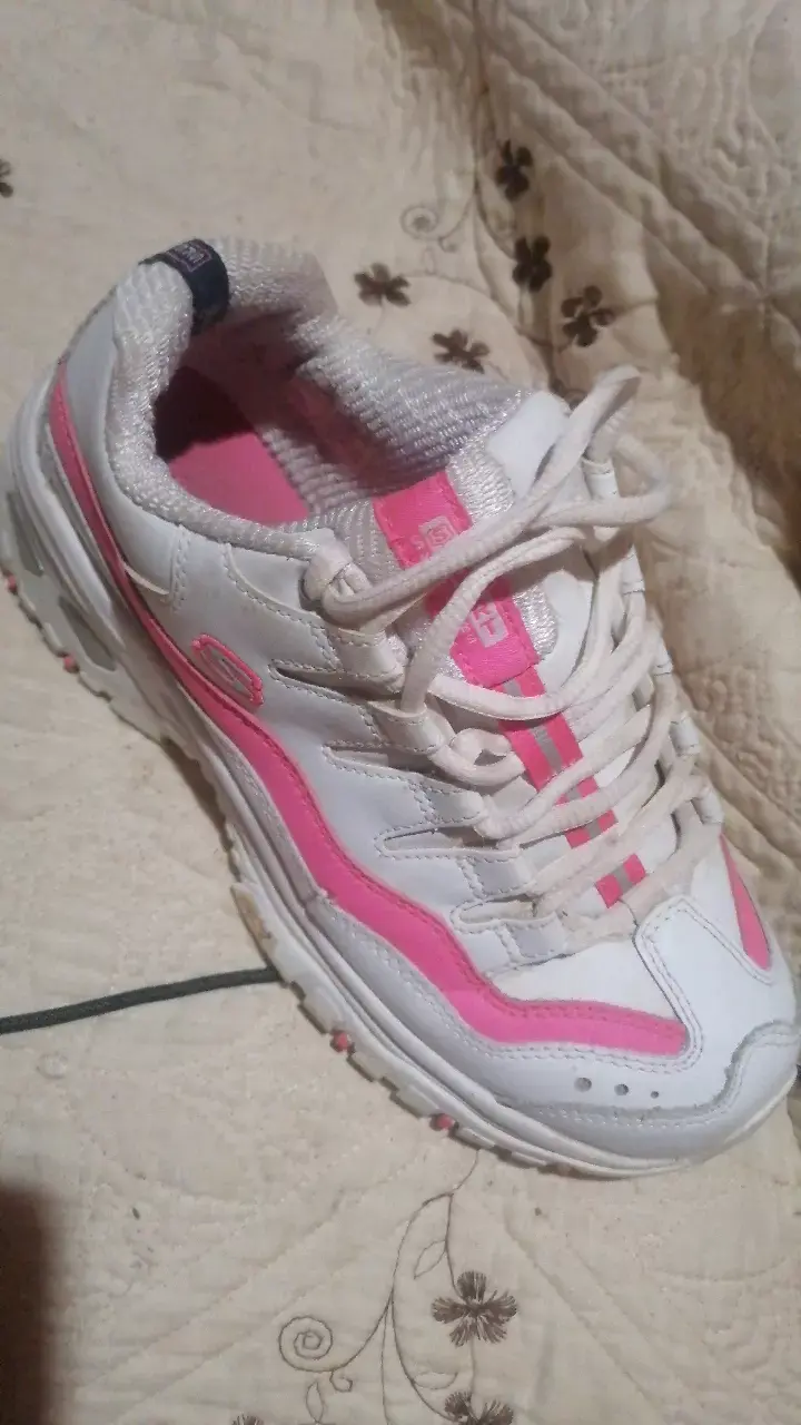 Zapatillas deportivas blancas y rosadas - 4