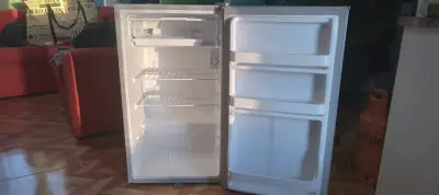 Refrigerador compacto de dos puertas - miniatura 1