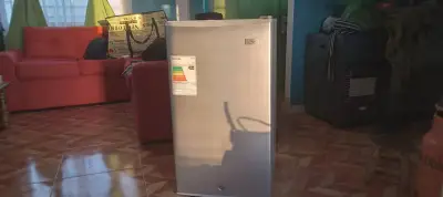 Refrigerador compacto de dos puertas - miniatura 2