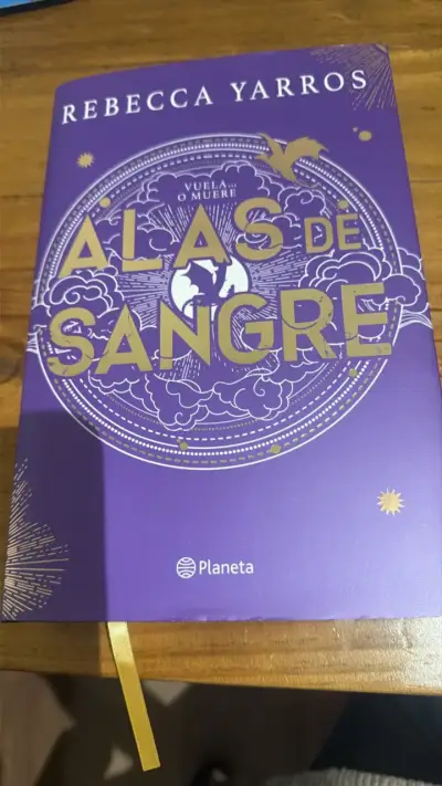 Libro 'Alas de Sangre' de Rebecca Yarros - miniatura 4