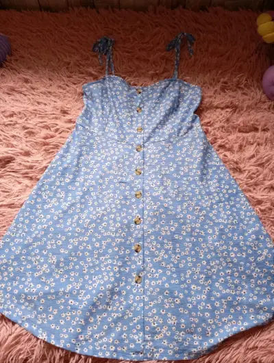 Vestido azul con estampado floral y botones - miniatura 1