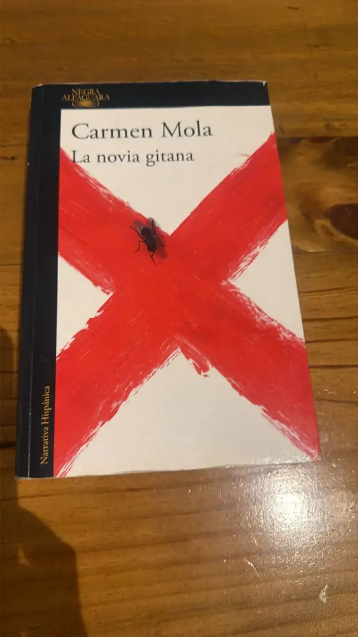 Libro 'La novia gitana' de Carmen Mola - 1