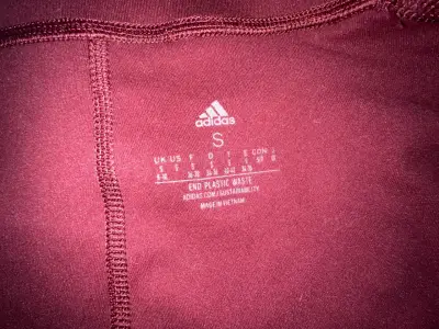 Shorts deportivos Adidas burdeos para mujer - miniatura 4