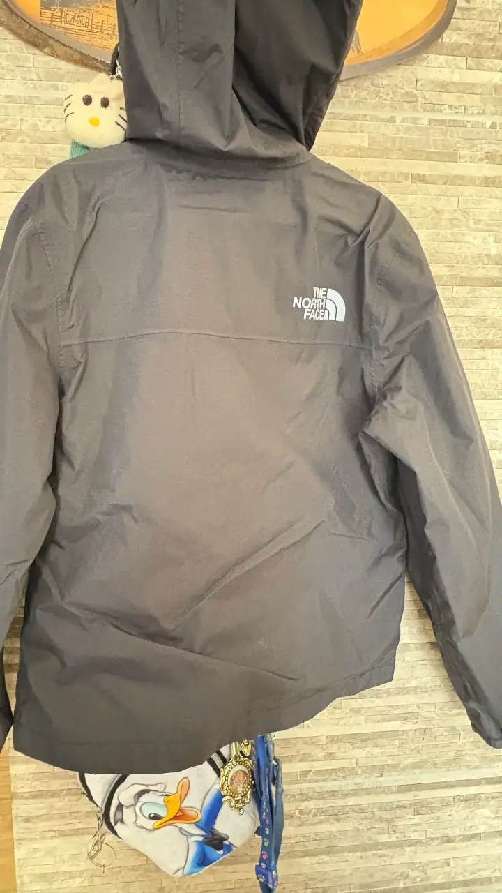 Chaqueta impermeable The North Face negra - 3
