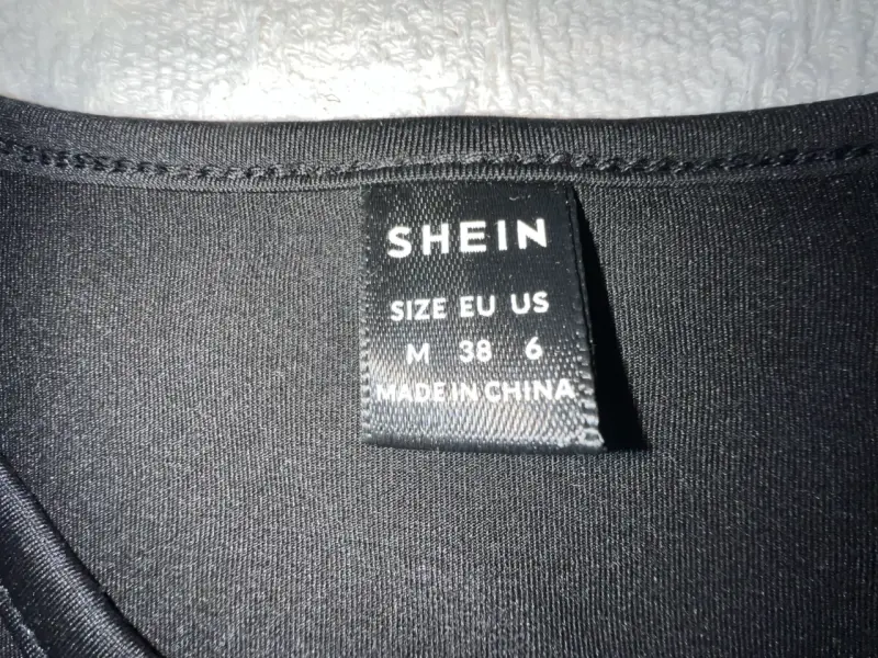 Polera negra con diseño Los Ángeles talla M - 2