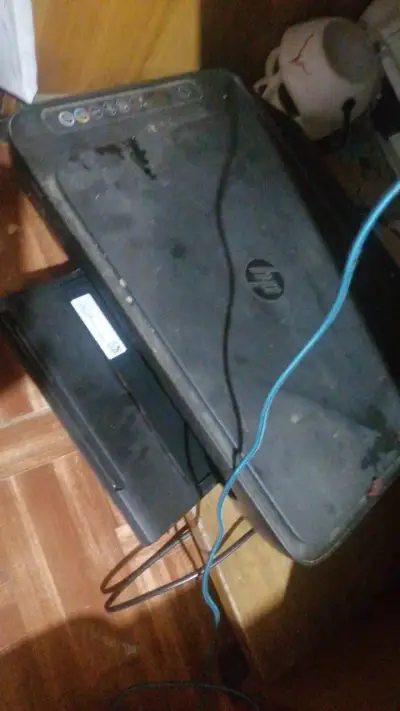 Impresora HP multifuncional usada - miniatura 1