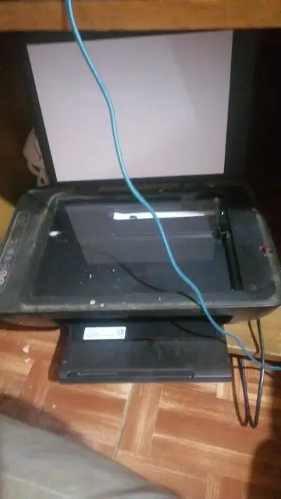 Impresora HP multifuncional usada - miniatura 3