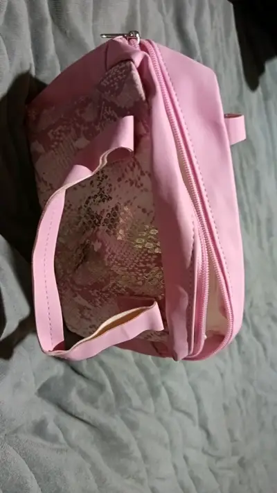 Bolso rosado con diseño de serpiente - miniatura 3