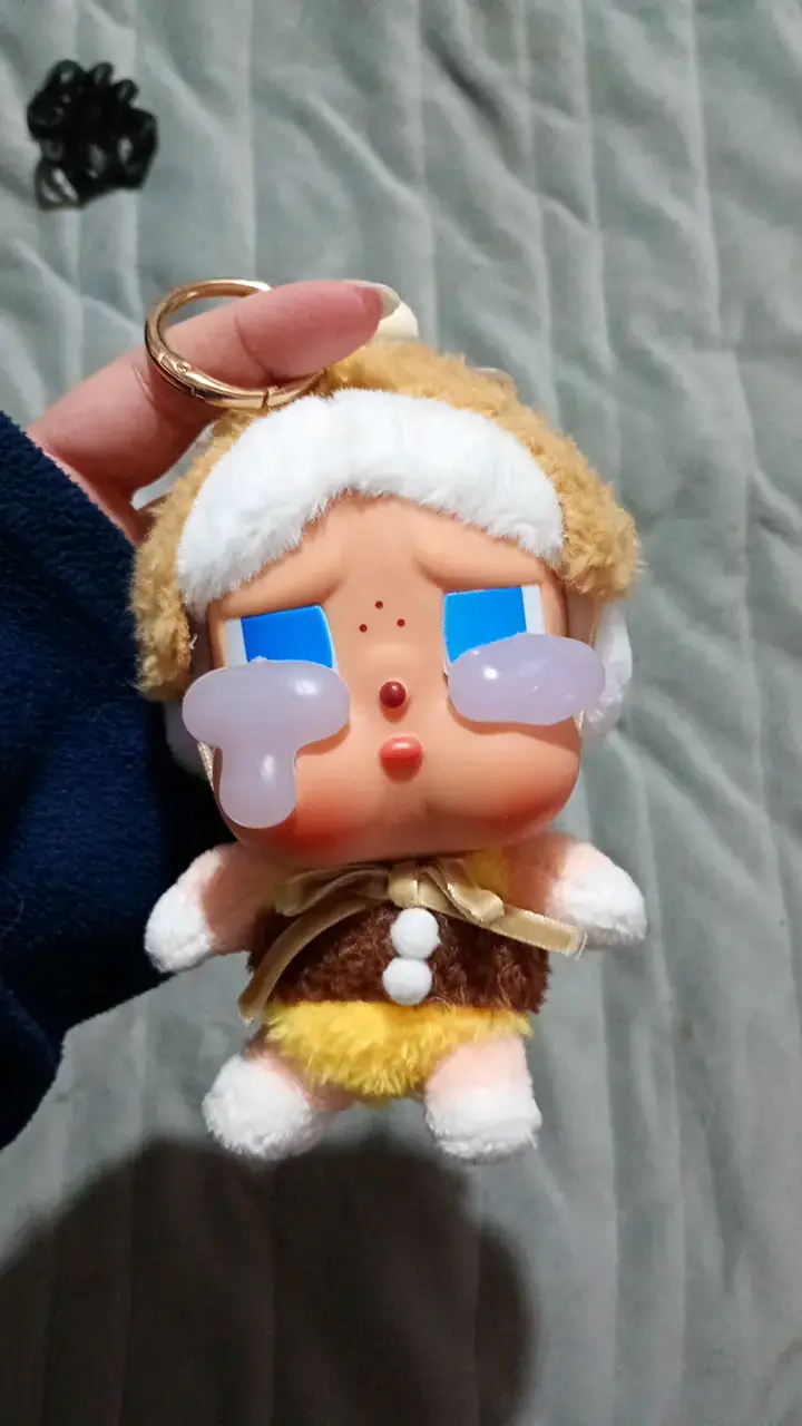Llavero muñeco peluche llorón