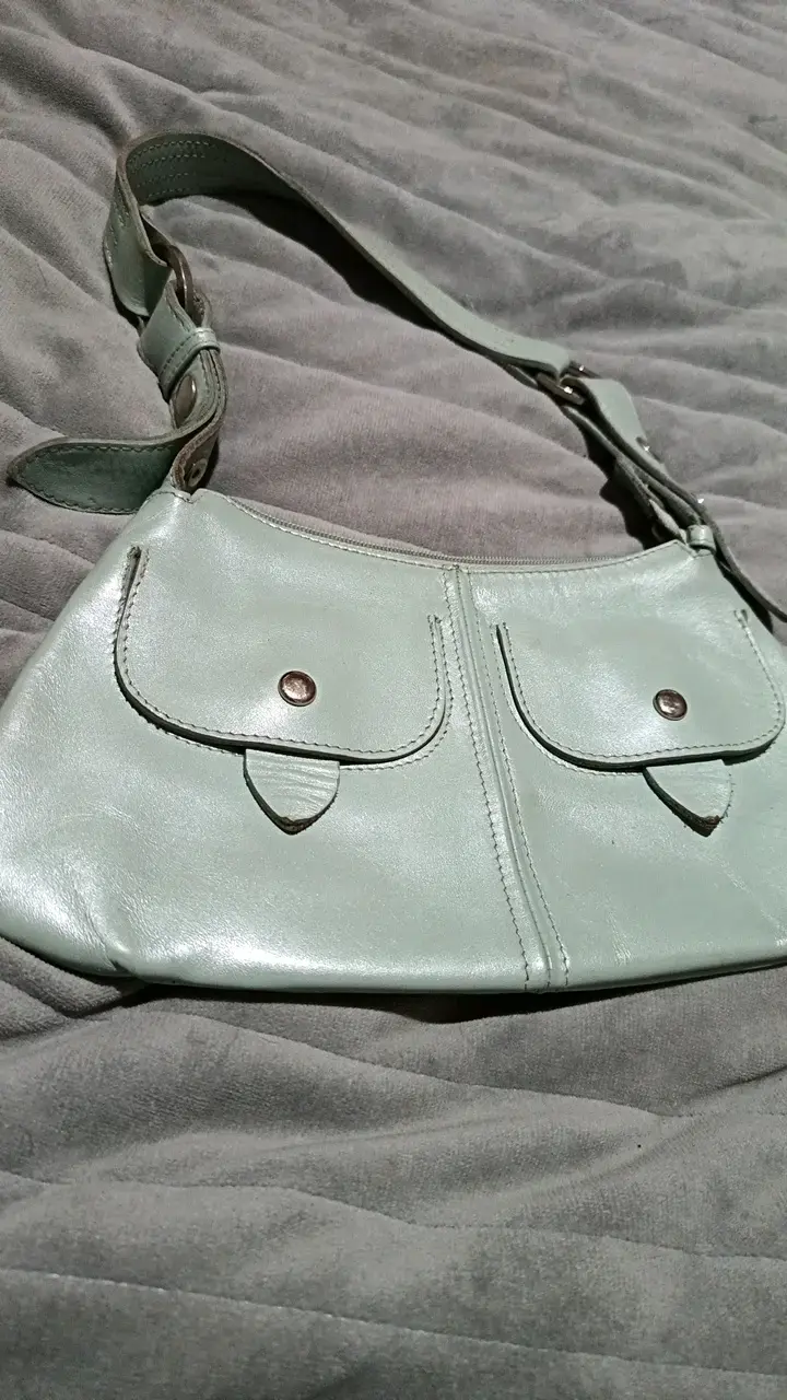 Cartera de cuero verde menta con bolsillos - 1