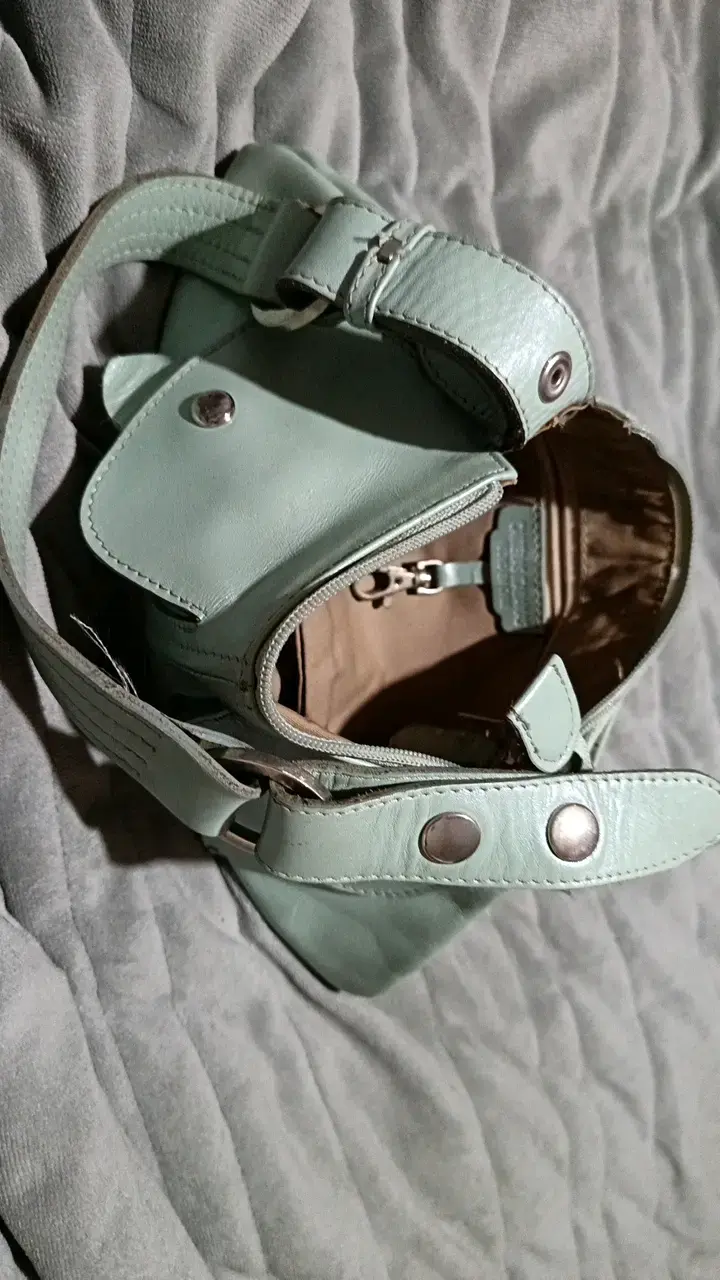 Cartera de cuero verde menta con bolsillos - 2