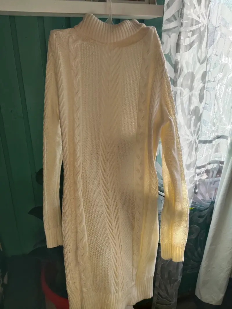 Vestido suéter blanco de punto grueso