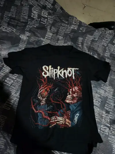 Polera Slipknot negra con diseño gráfico - miniatura 1