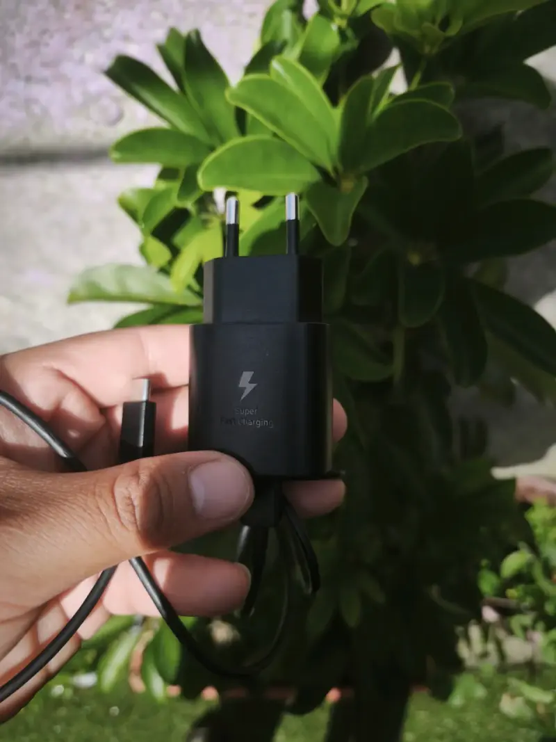 Cargador rápido USB-C negro Samsung original - 1