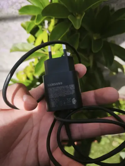 Cargador rápido USB-C negro Samsung original - miniatura 5