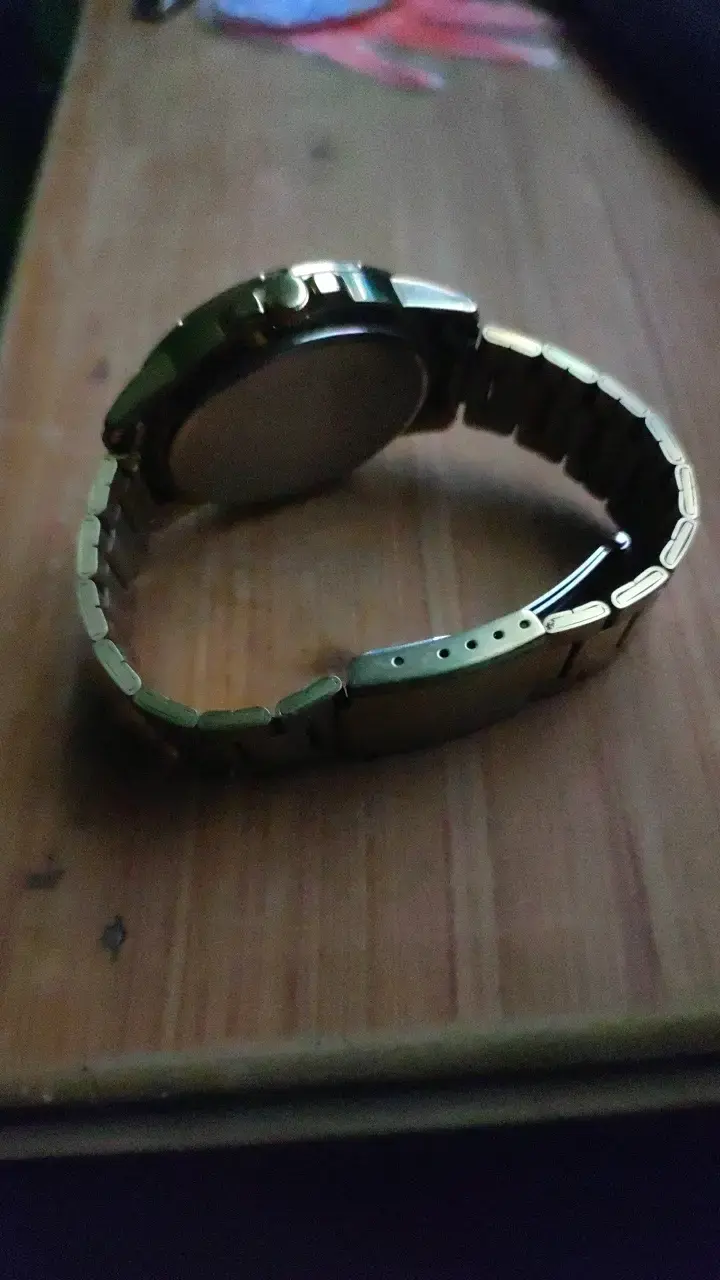 Reloj Casio dorado resistente al agua - 2