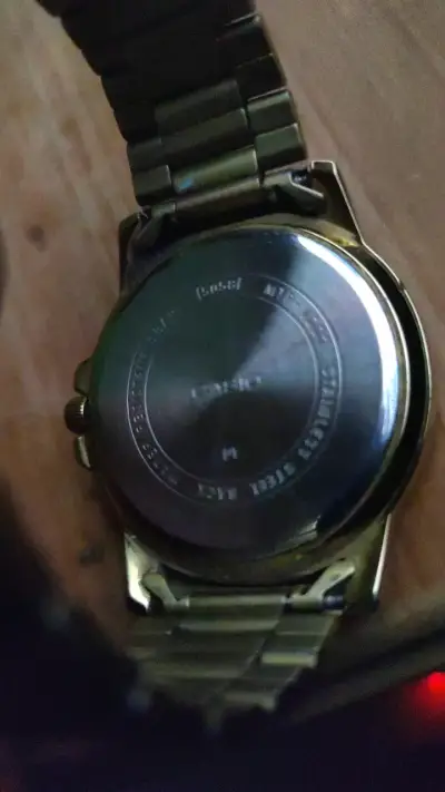 Reloj Casio dorado resistente al agua - miniatura 3