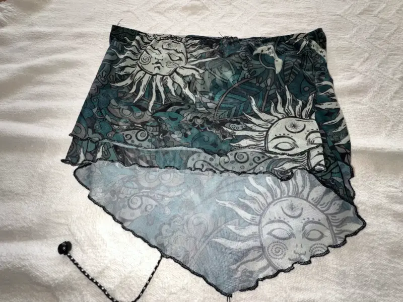 Top estilo pañuelo con diseño de sol y luna - 3