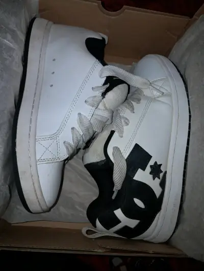 Zapatillas DC Shoes blancas y negras - miniatura 3
