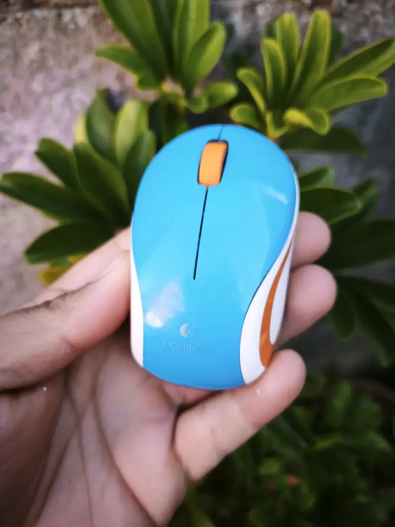 Mouse inalámbrico Logitech azul y naranja - 1