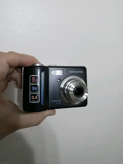 Cámara Vintage Samsung Digimax S500 5.1MP - miniatura 1