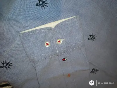Camisa Tommy Hilfiger azul con bordados - miniatura 4