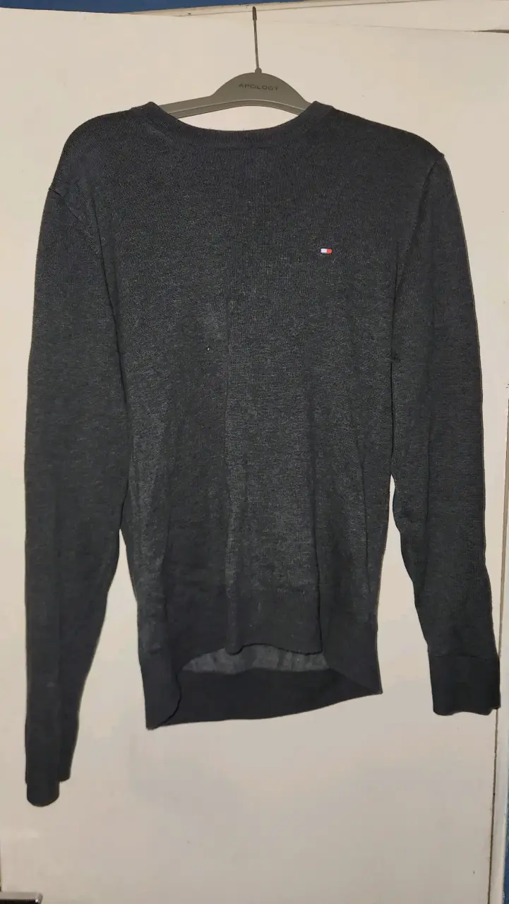 Suéter de marca y poleras de pique - 2