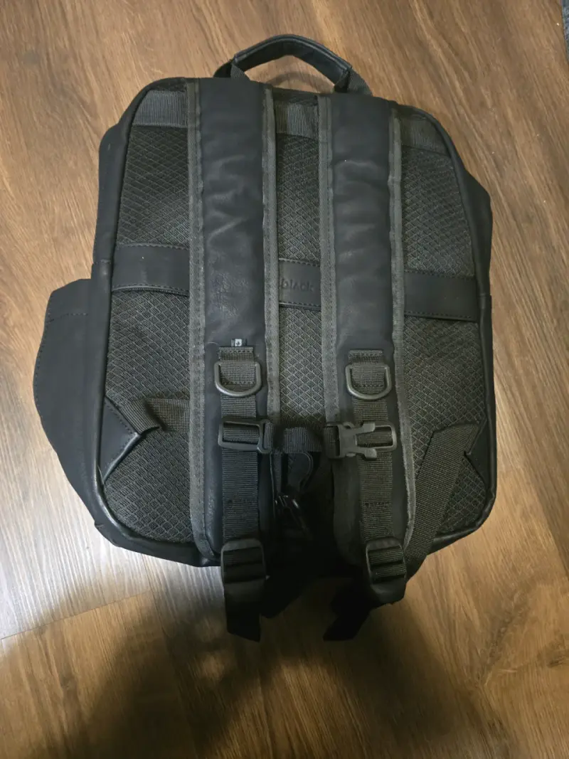 Mochila negra marca Black Bubba Austin - 2