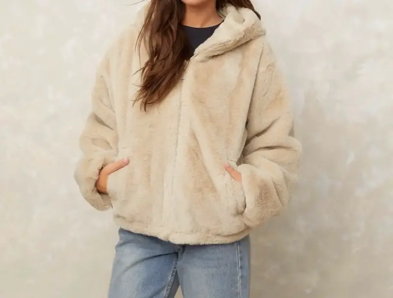 Peludo Oversize con cierre y gorro - 1
