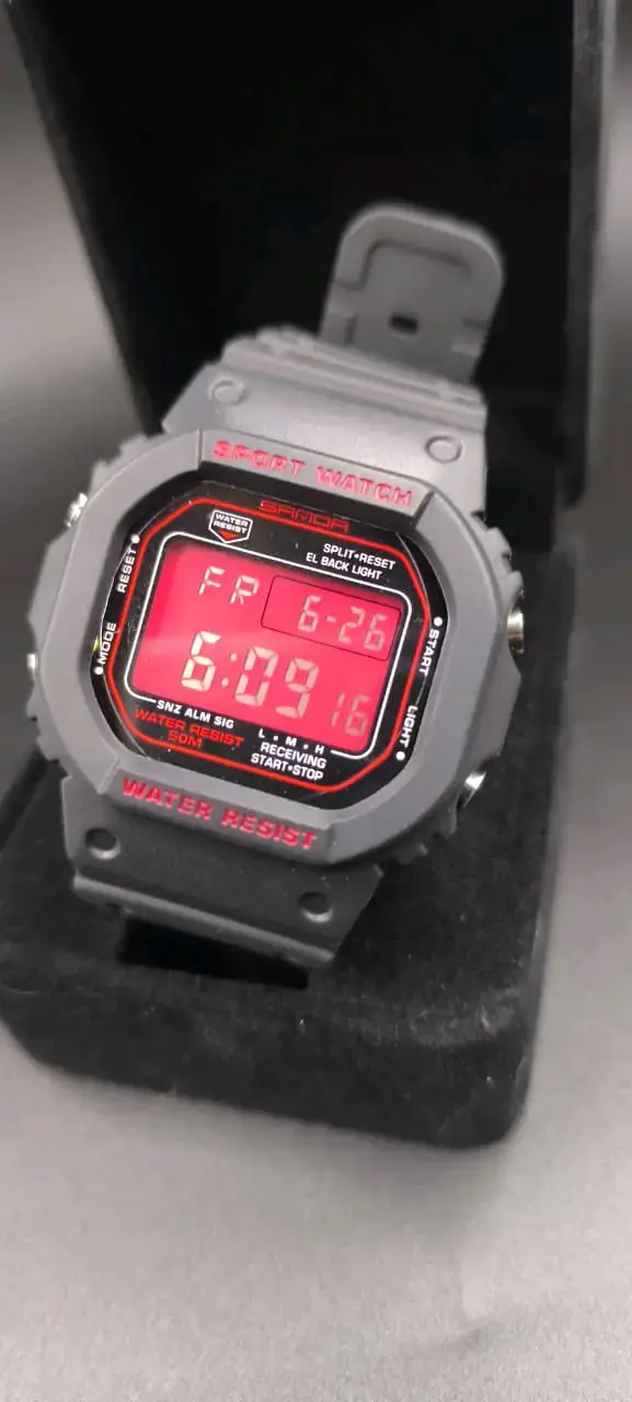 Reloj digital deportivo resistente al agua - 2