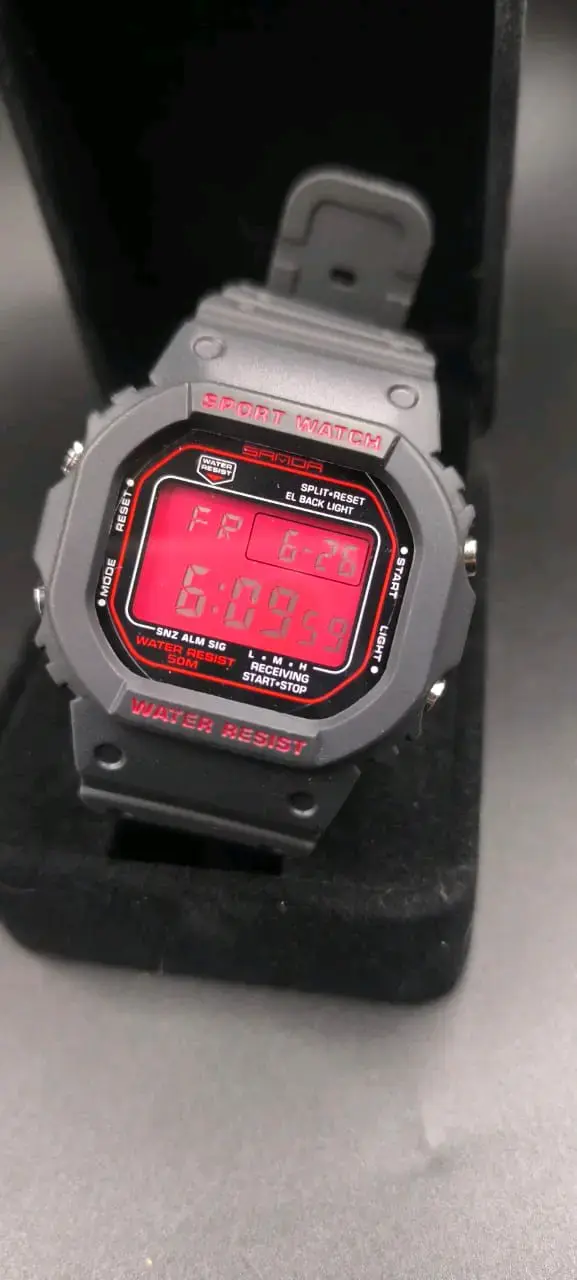 Reloj digital deportivo resistente al agua - 5