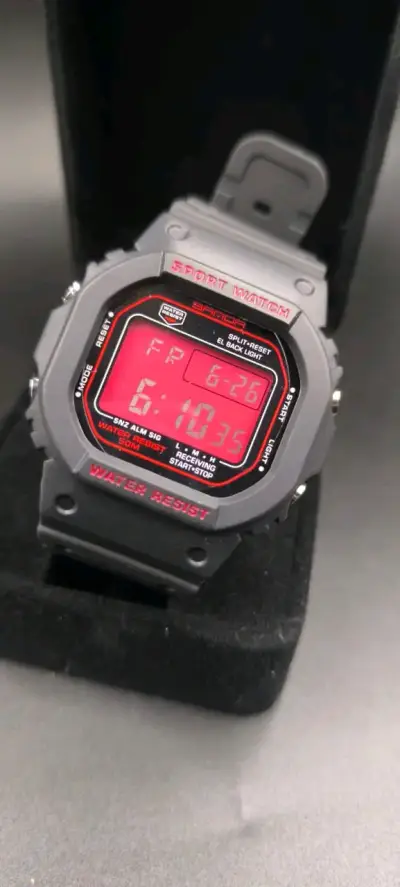 Reloj digital deportivo resistente al agua - miniatura 6