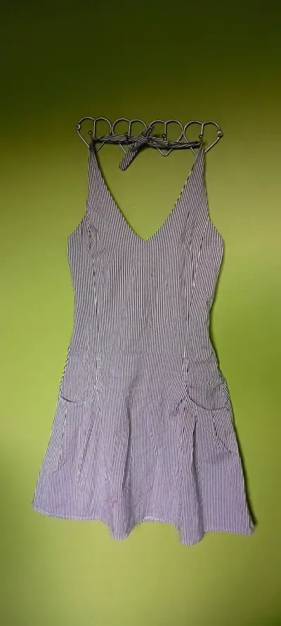 Vestido de verano a rayas blanco y negro - miniatura 1