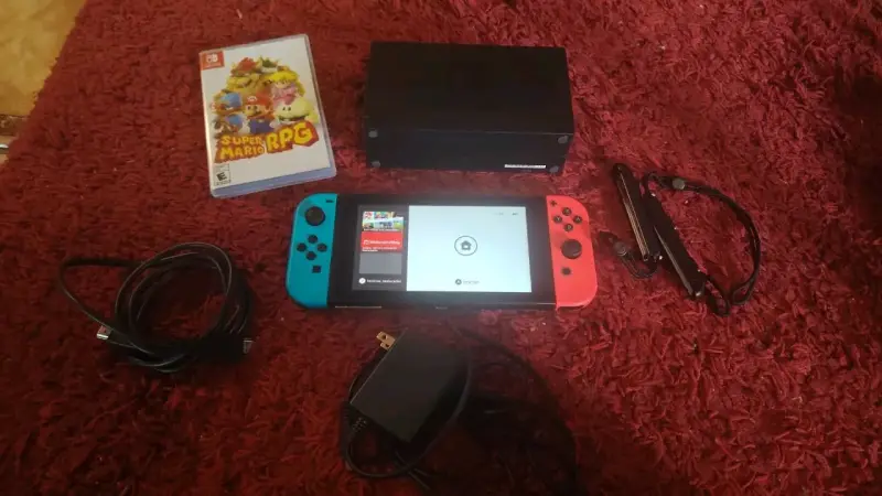 Nintendo Switch con juego Super Mario RPG
