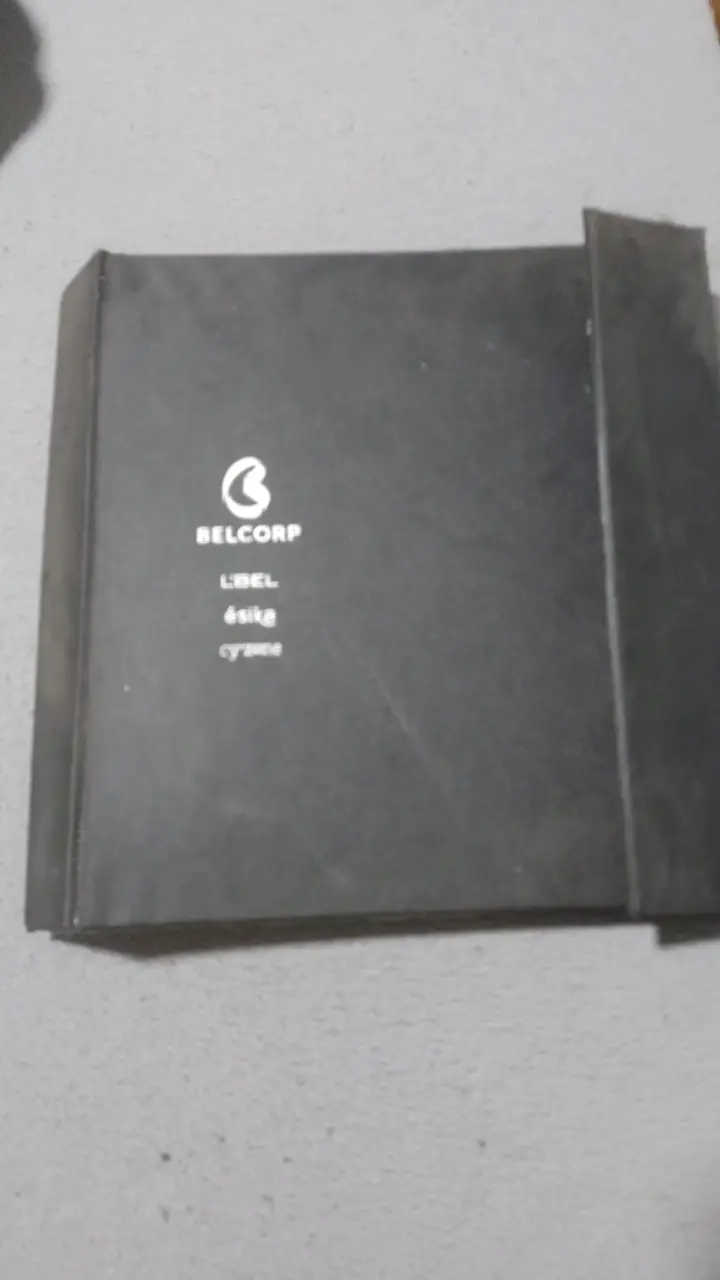 Caja organizadora Belcorp negra + 29 muestra de pe - 1