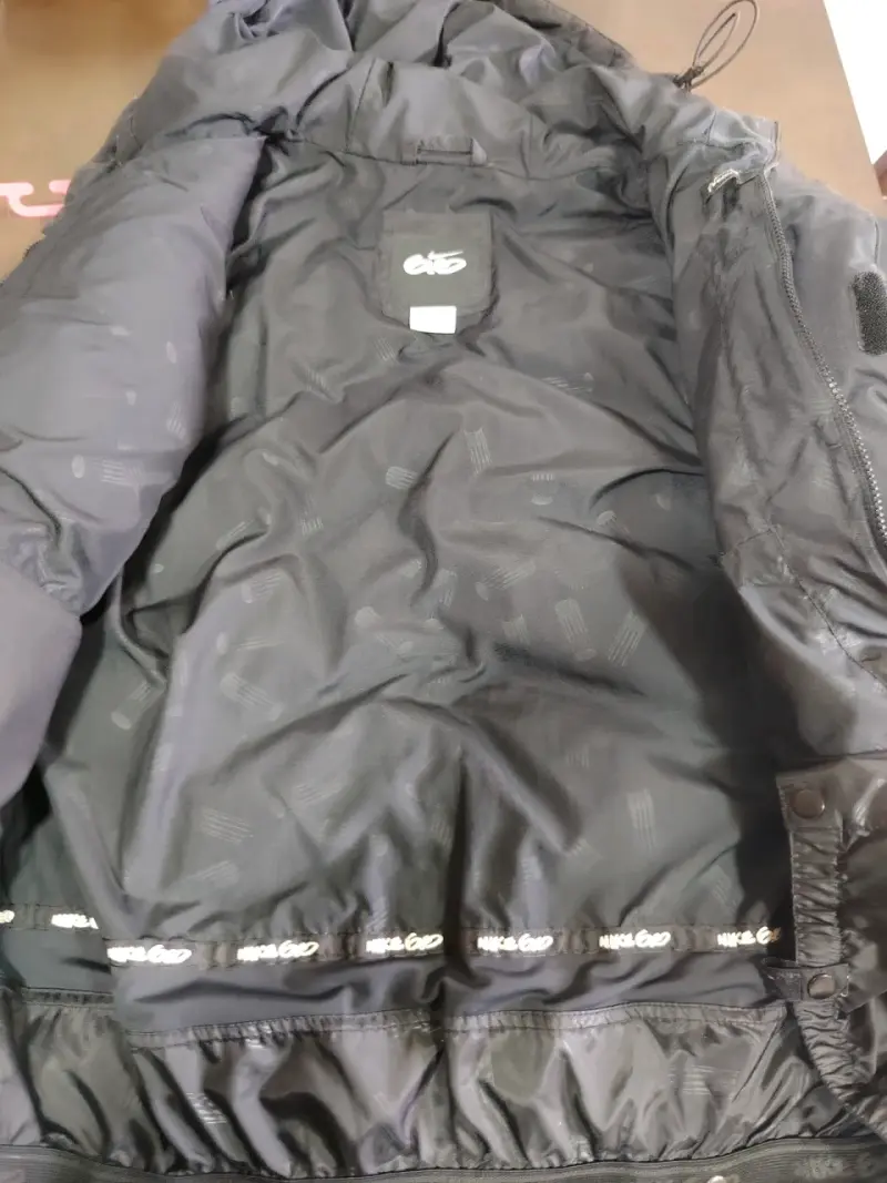 Chaqueta de invierno Nike gris con capucha - 2